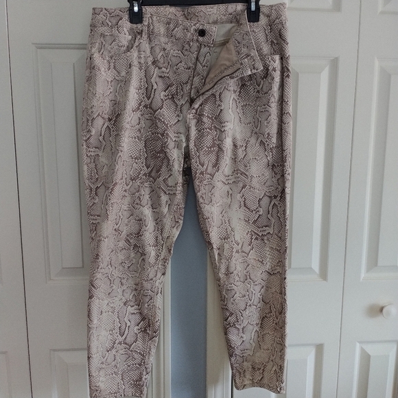 White House Black Market Denim - White House Black Market Faux Snakeskin Print High Rise Straight Leg Jeans 14